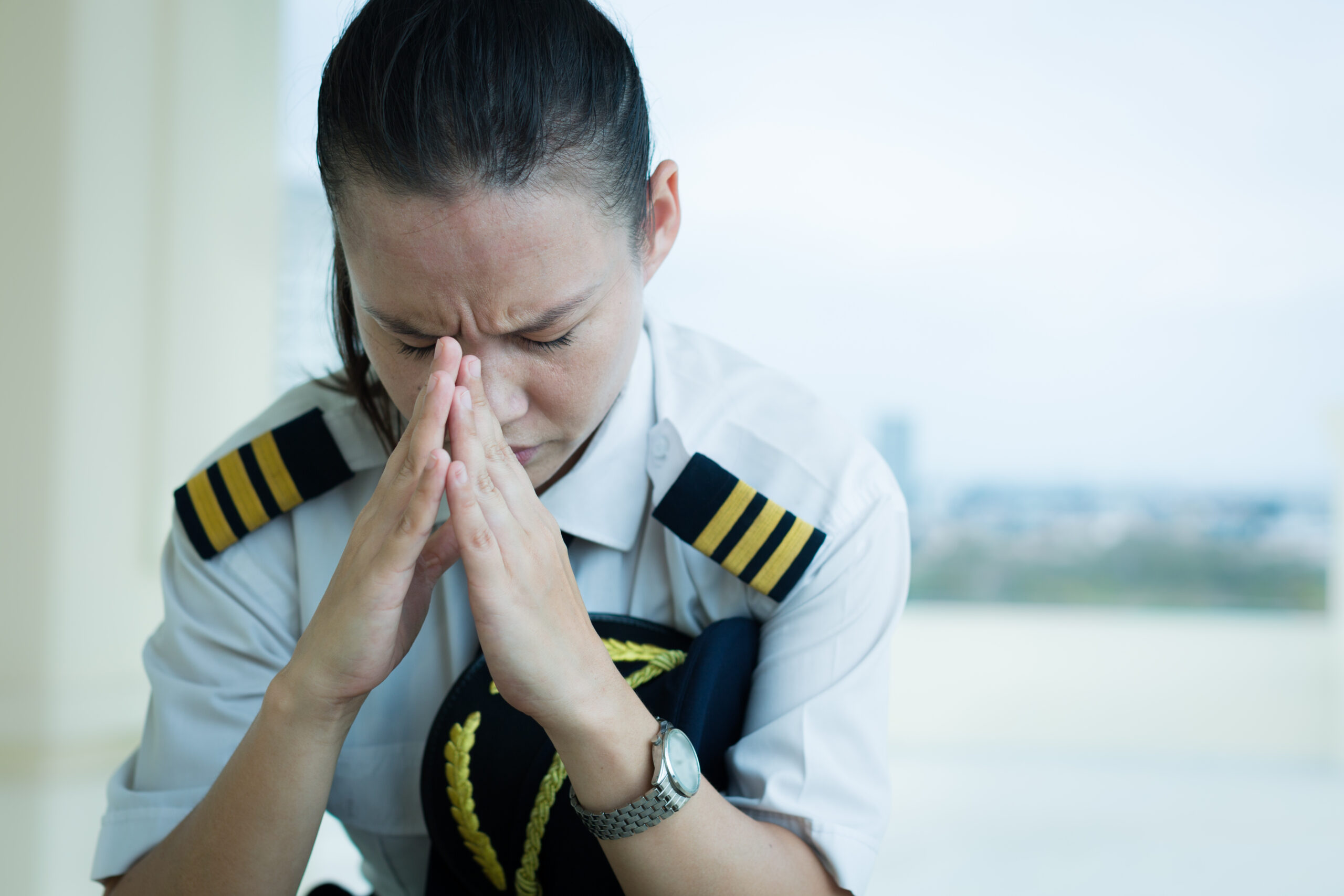 嘘をつき続けないと飛べない